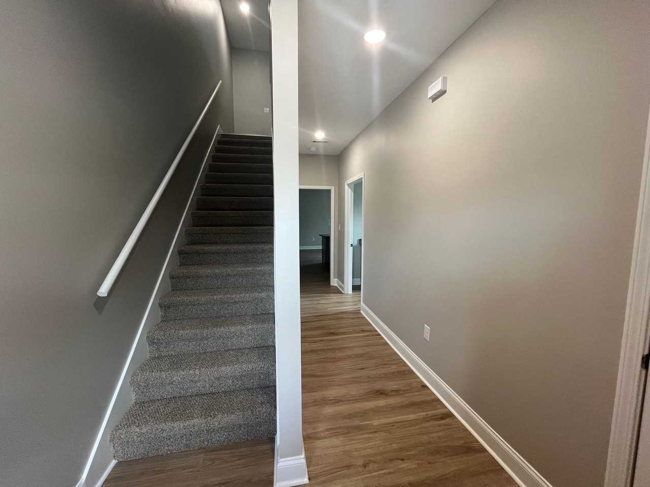 215/217 N Elm St - Photo 7 of 19