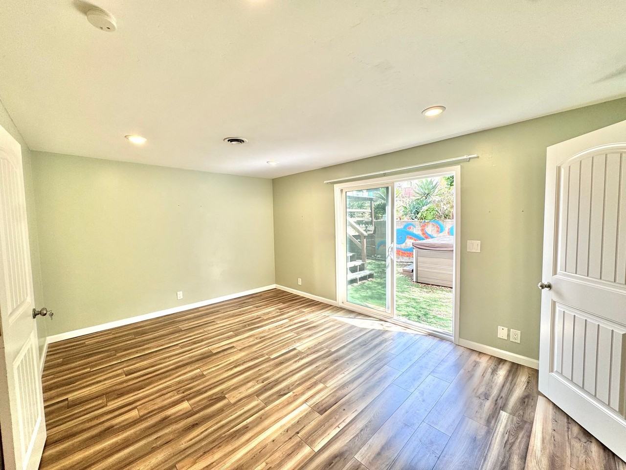 2363 55th St - Photo 4 of 41