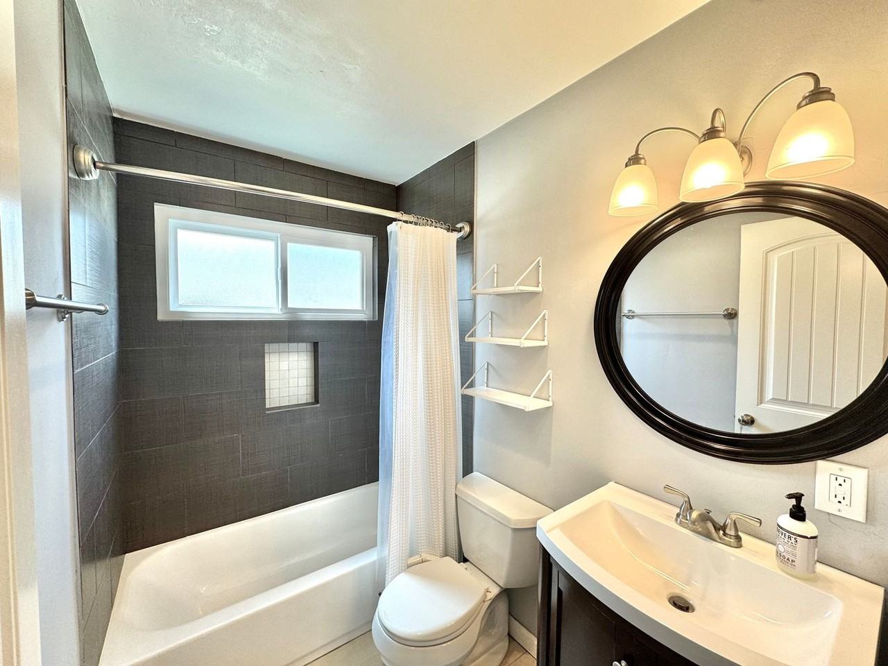 2363 55th St - Photo 6 of 41