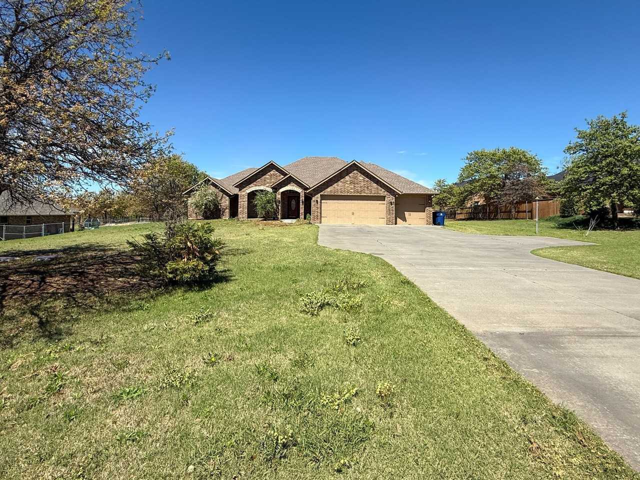 13871 E Reno Ave - Photo 3 of 9