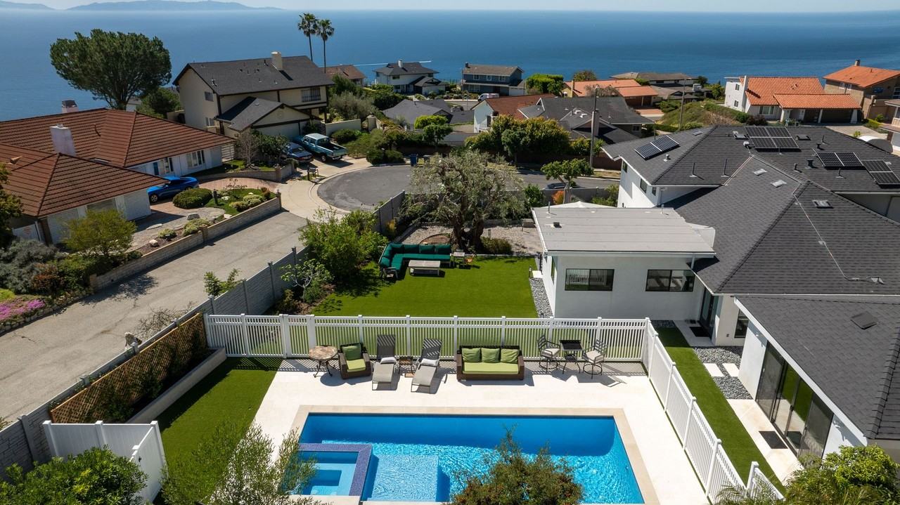 31222 Floweridge Dr - Photo 4 of 39