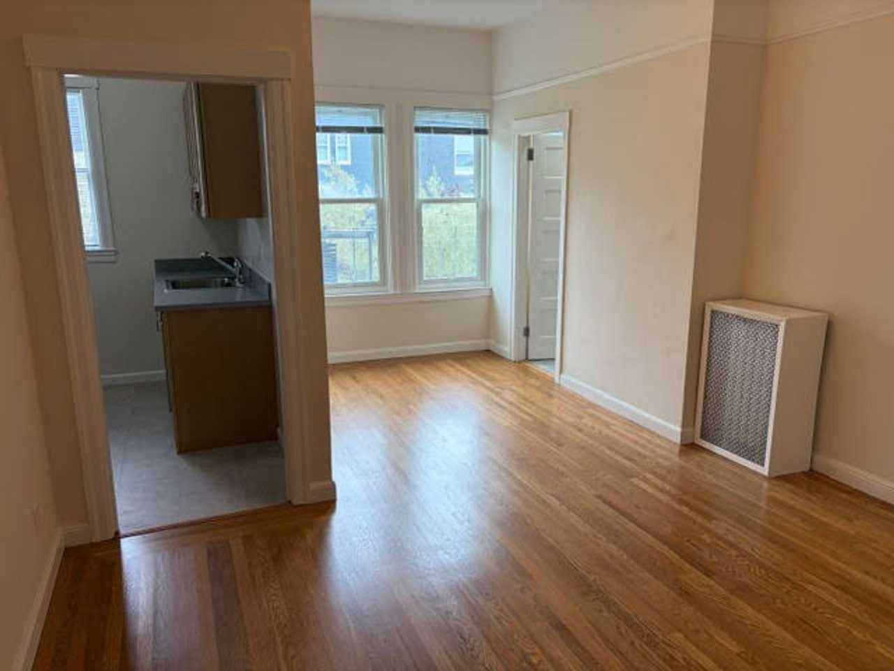 1060 Cole St #8 - Photo 2 of 13