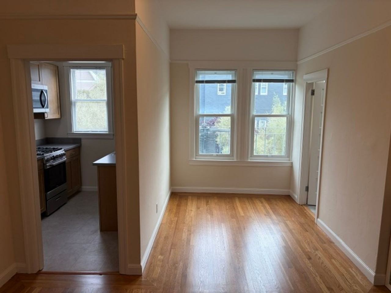 1060 Cole St #8 - Photo 3 of 13