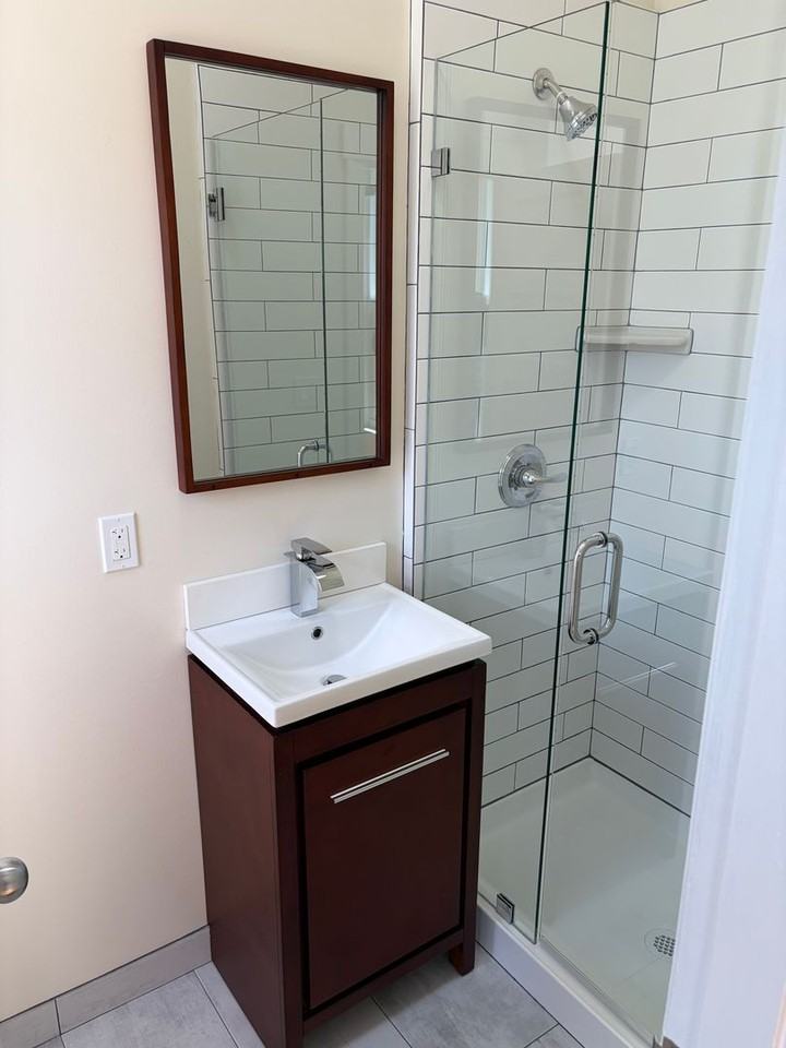 1060 Cole St #8 - Photo 6 of 13