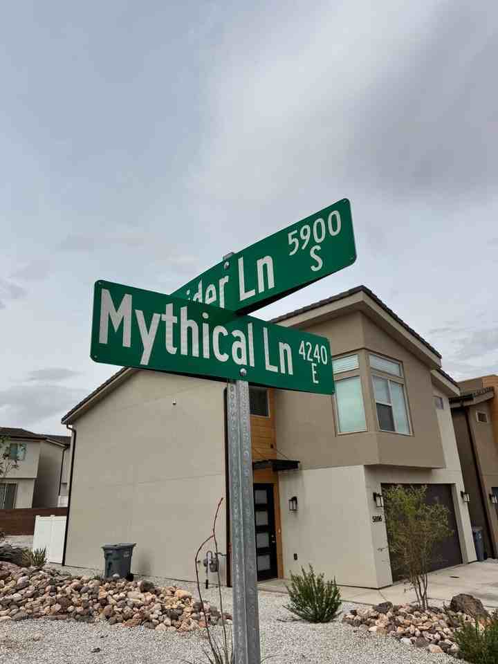 5891 S Mythical Ln - Photo 2 of 30