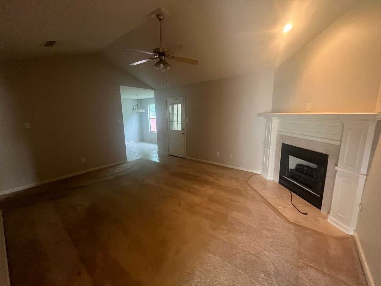 22 Willard St - Photo 3 of 20