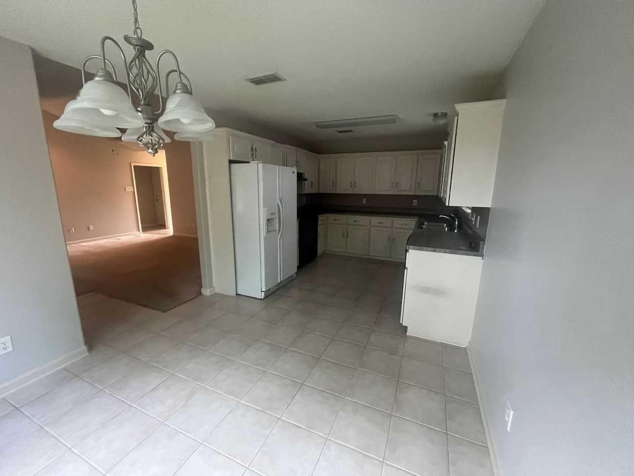 22 Willard St - Photo 5 of 20