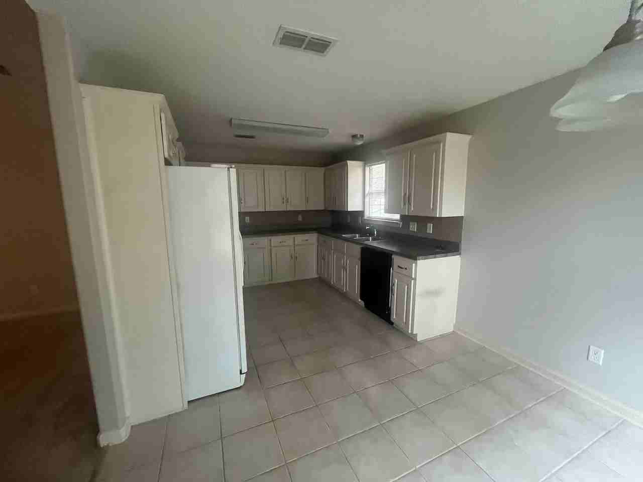 22 Willard St - Photo 6 of 20