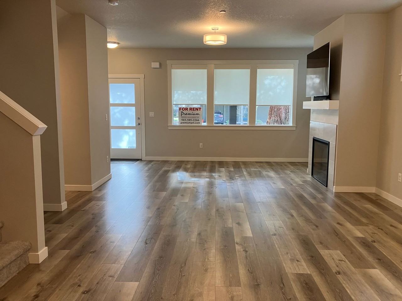 3731 Village Center Dr Se - Photo 4 of 38