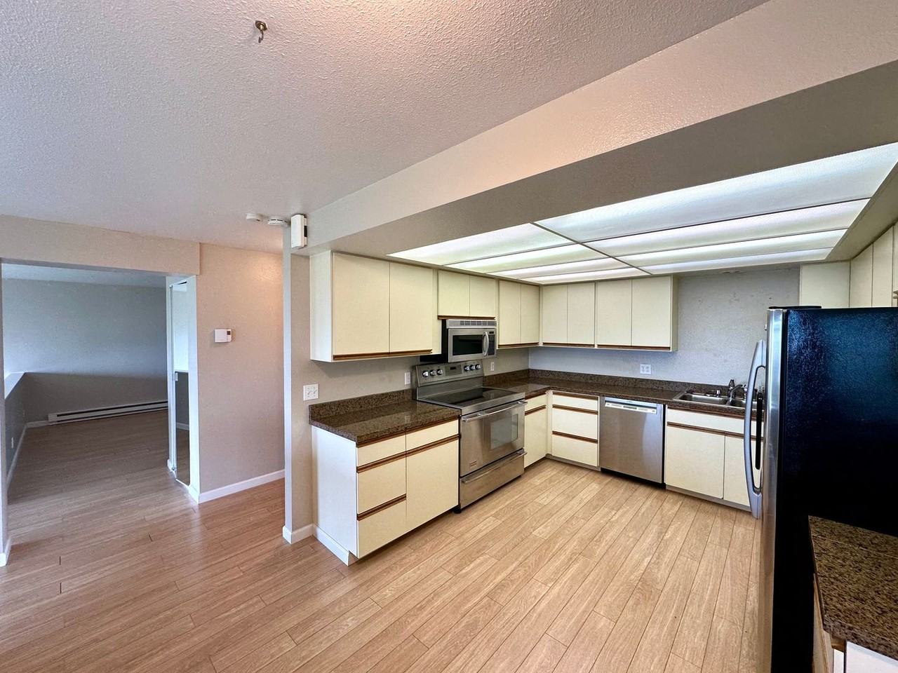 600 S State St #101 - Photo 4 of 24