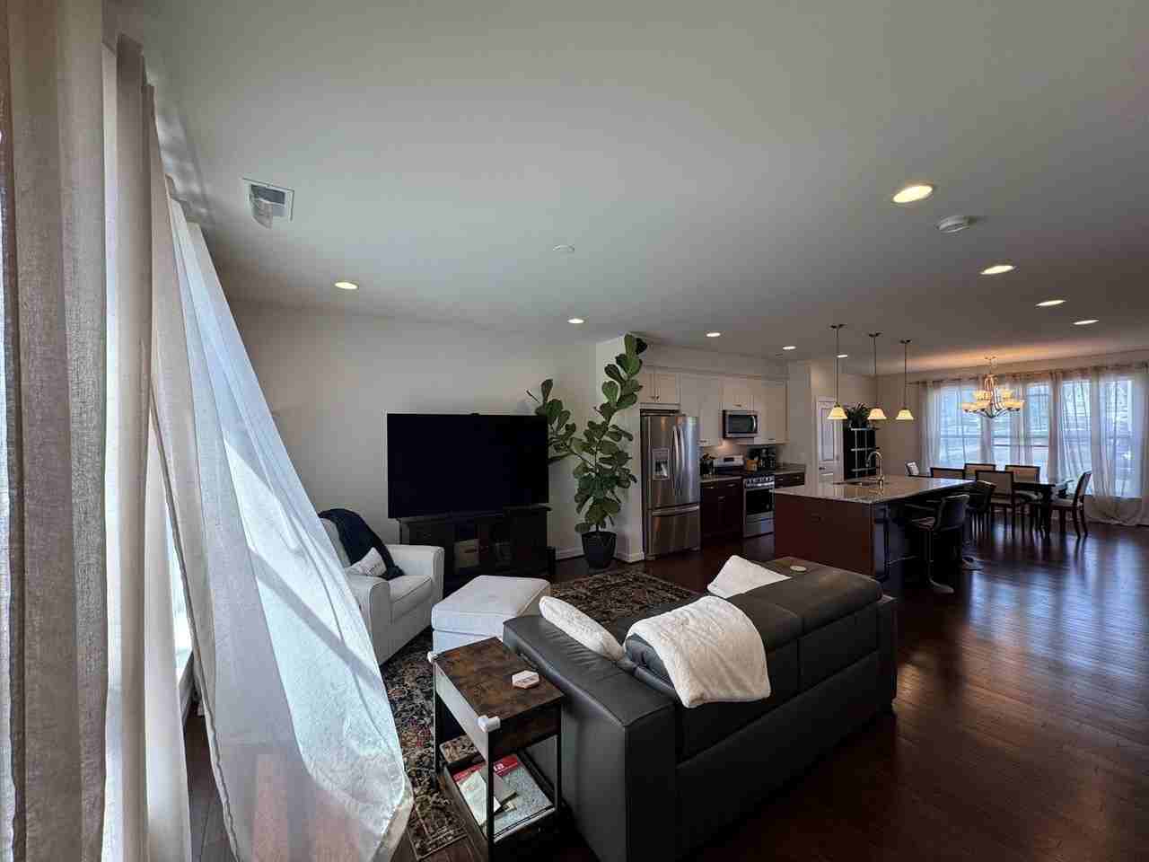 3241 Battery Park Pl - Photo 4 of 22