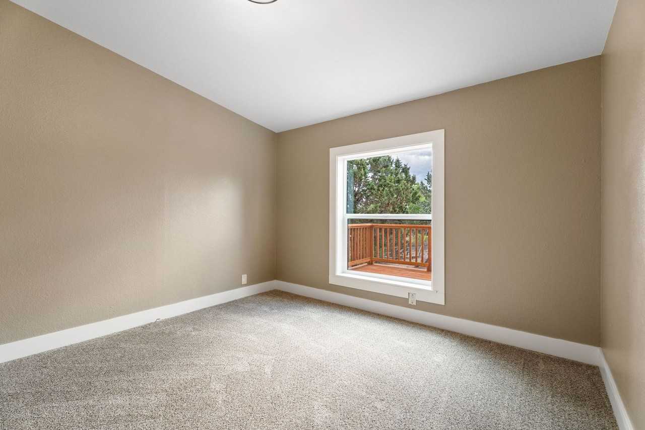 8695 Sw Crater Loop Rd - Photo 6 of 11