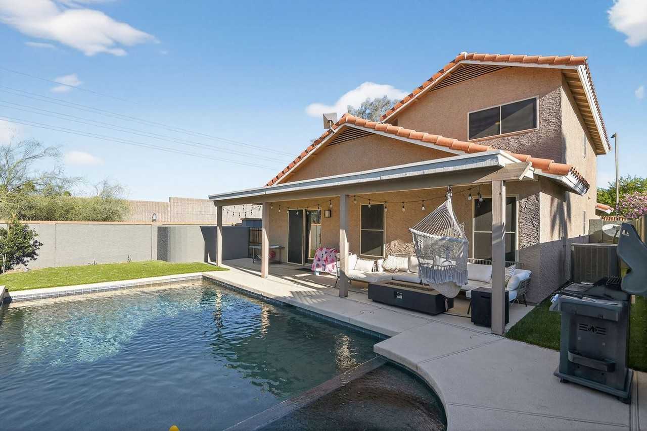 8807 E Dahlia Dr - Photo 5 of 32