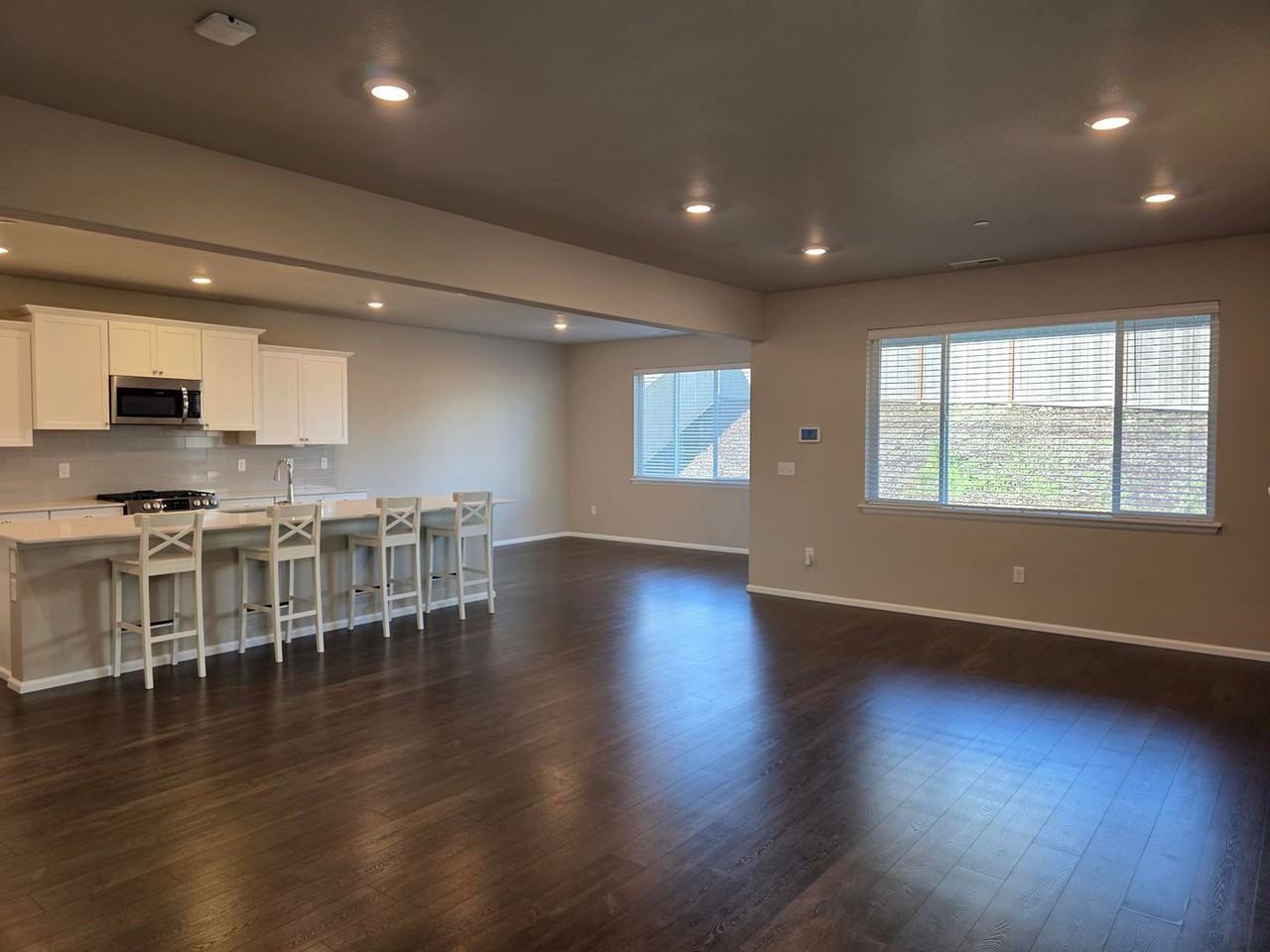 935 Baker Heights Loop - Photo 4 of 29