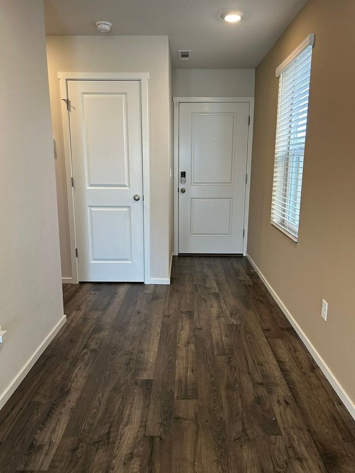 867 S Zeelar St - Photo 2 of 32