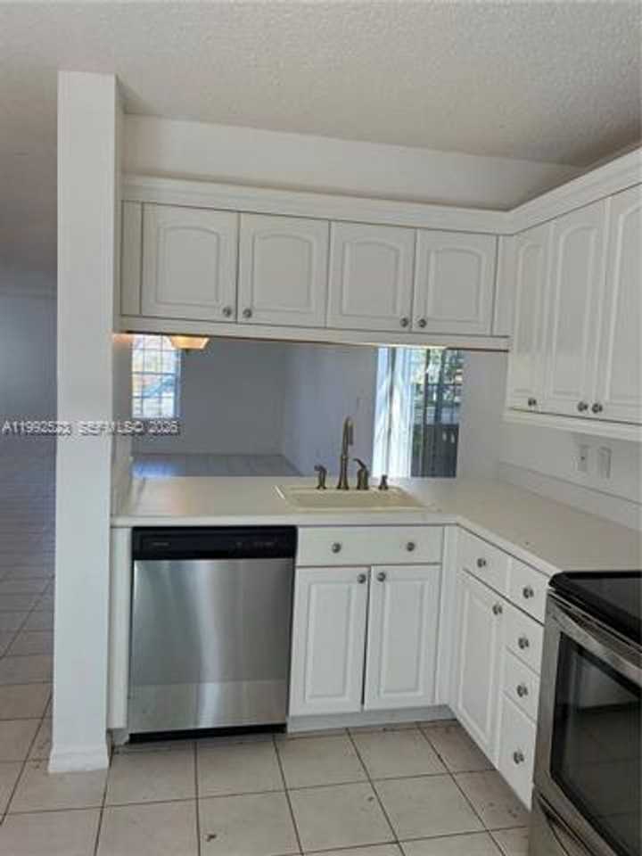 9834 Sw 222nd Ter - Photo 5 of 14