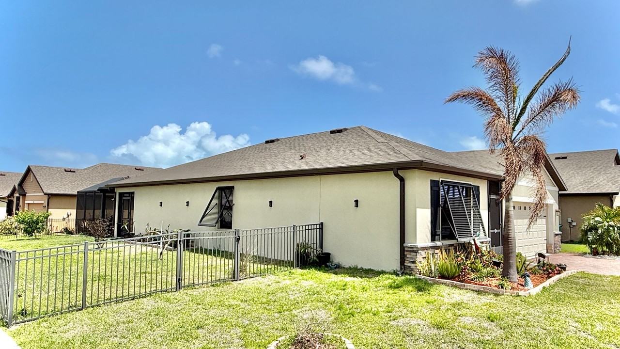 7538 Tourmaline Dr - Photo 3 of 32