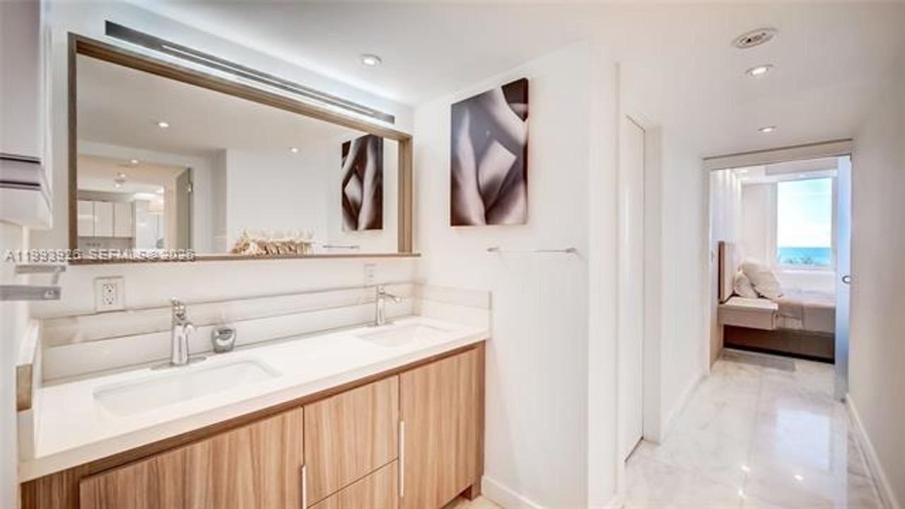 2301 2301 Collins Ave appt 439 - Photo 5 of 41