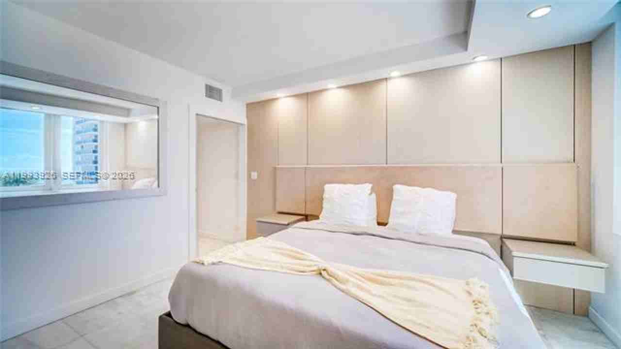 2301 2301 Collins Ave appt 439 - Photo 7 of 41