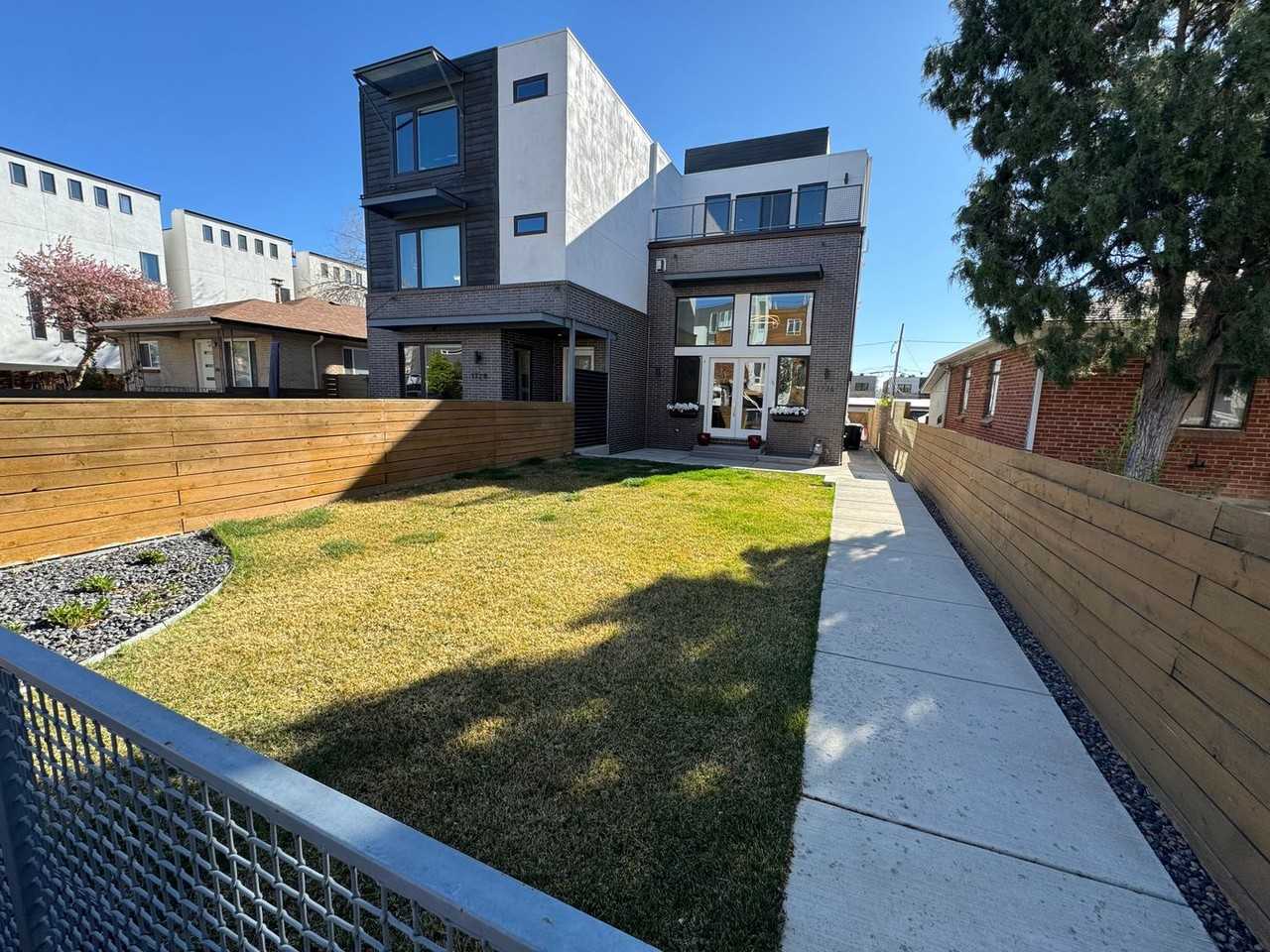 1726 King St - Photo 2 of 50