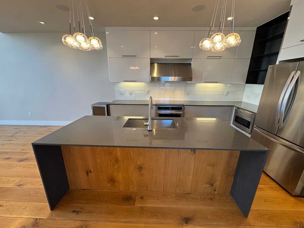 1726 King St - Photo 5 of 50