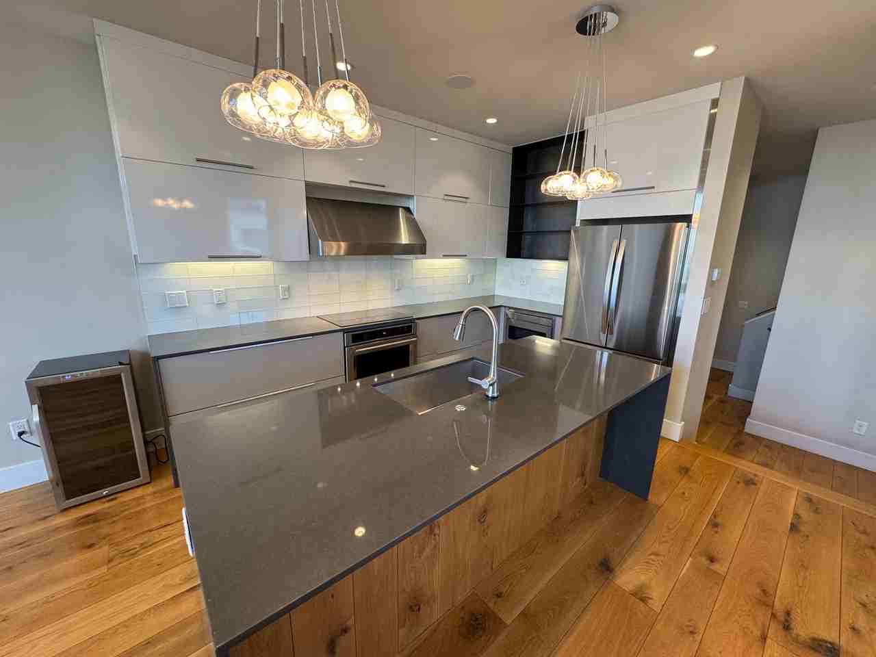 1726 King St - Photo 6 of 50