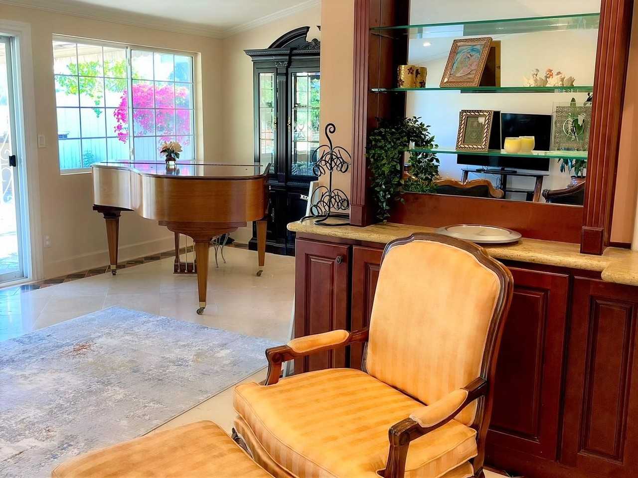 5543 Mason Ave - Photo 4 of 25