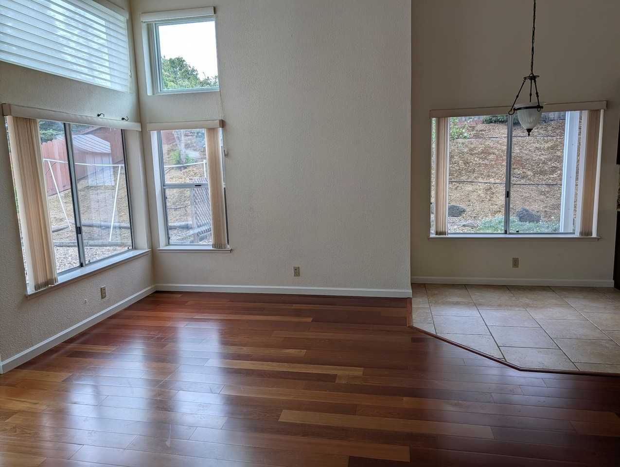 154 Panorama Dr - Photo 2 of 10