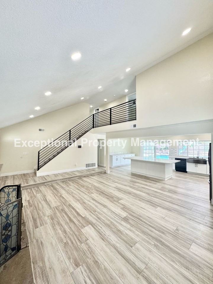 6679 King St - Photo 3 of 21