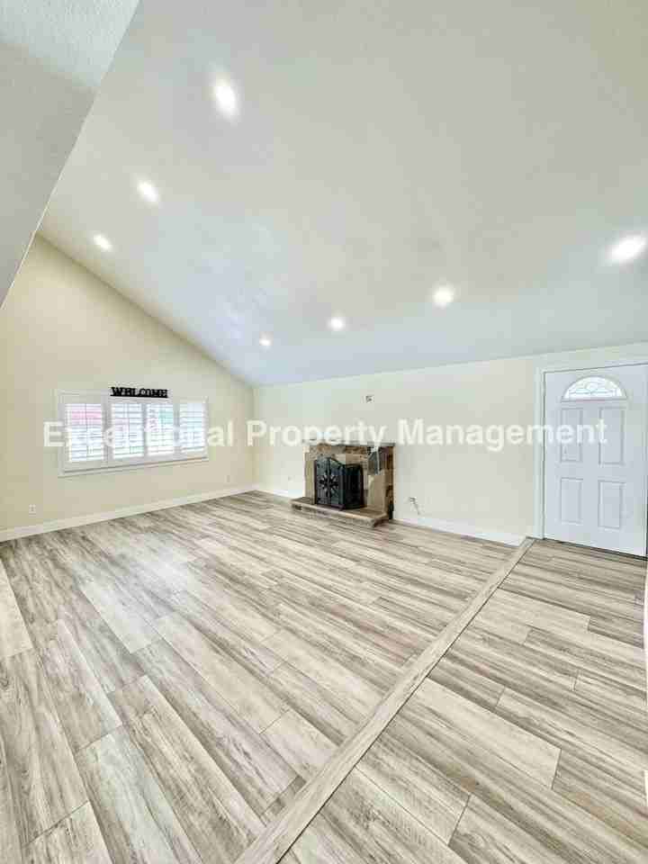 6679 King St - Photo 4 of 21