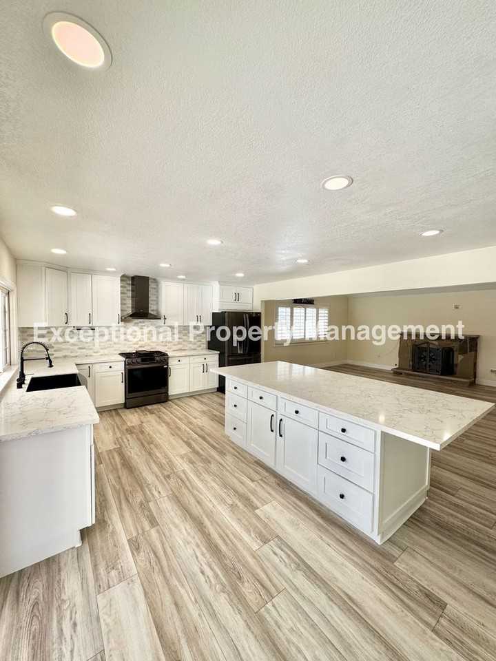 6679 King St - Photo 6 of 21