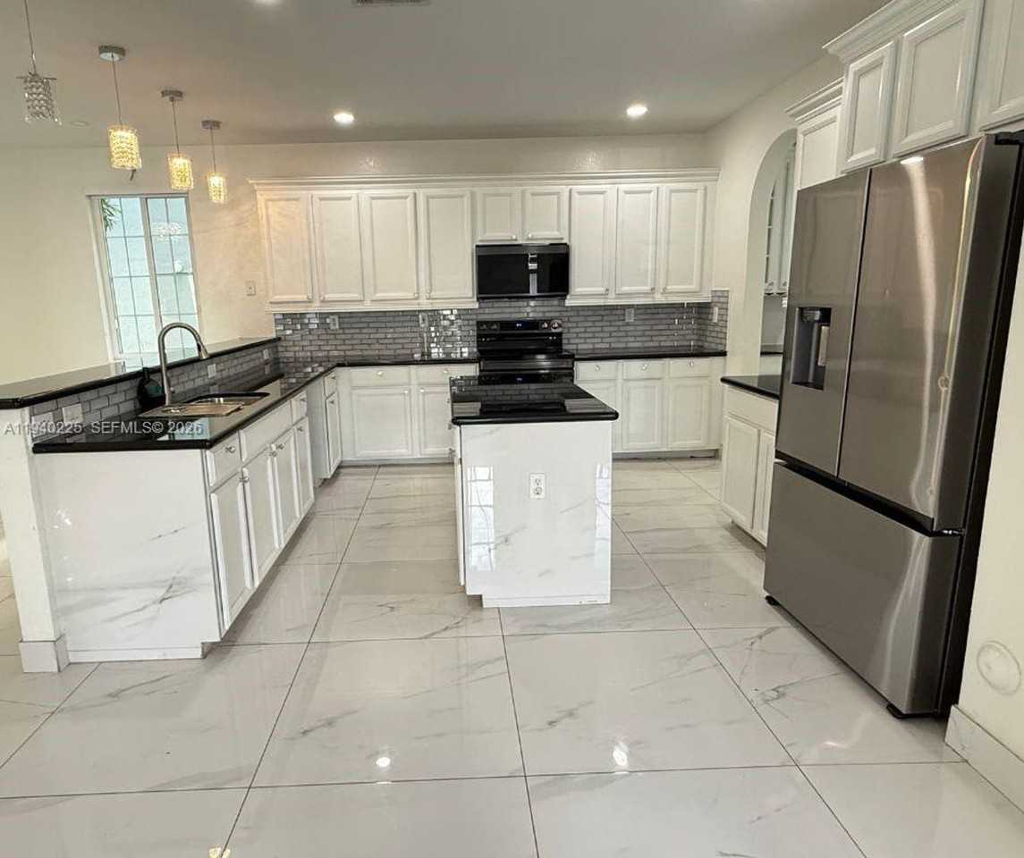 27037 Sw 142nd Ave - Photo 2 of 16