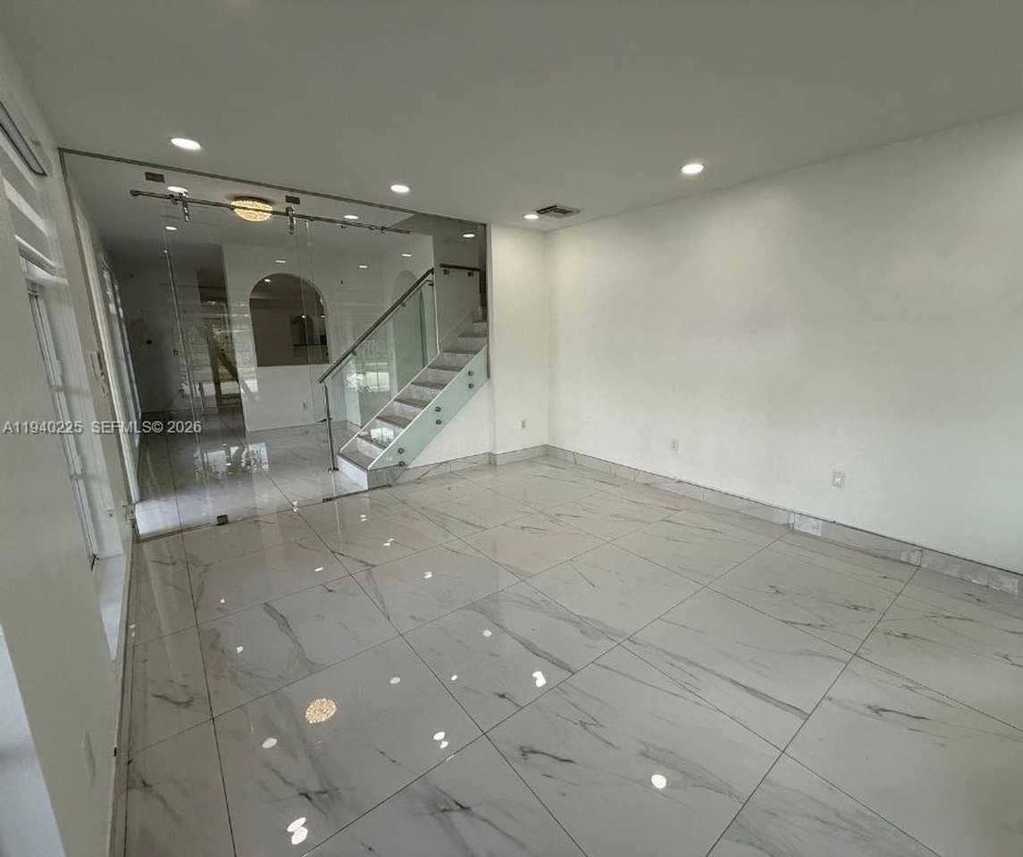 27037 Sw 142nd Ave - Photo 4 of 16