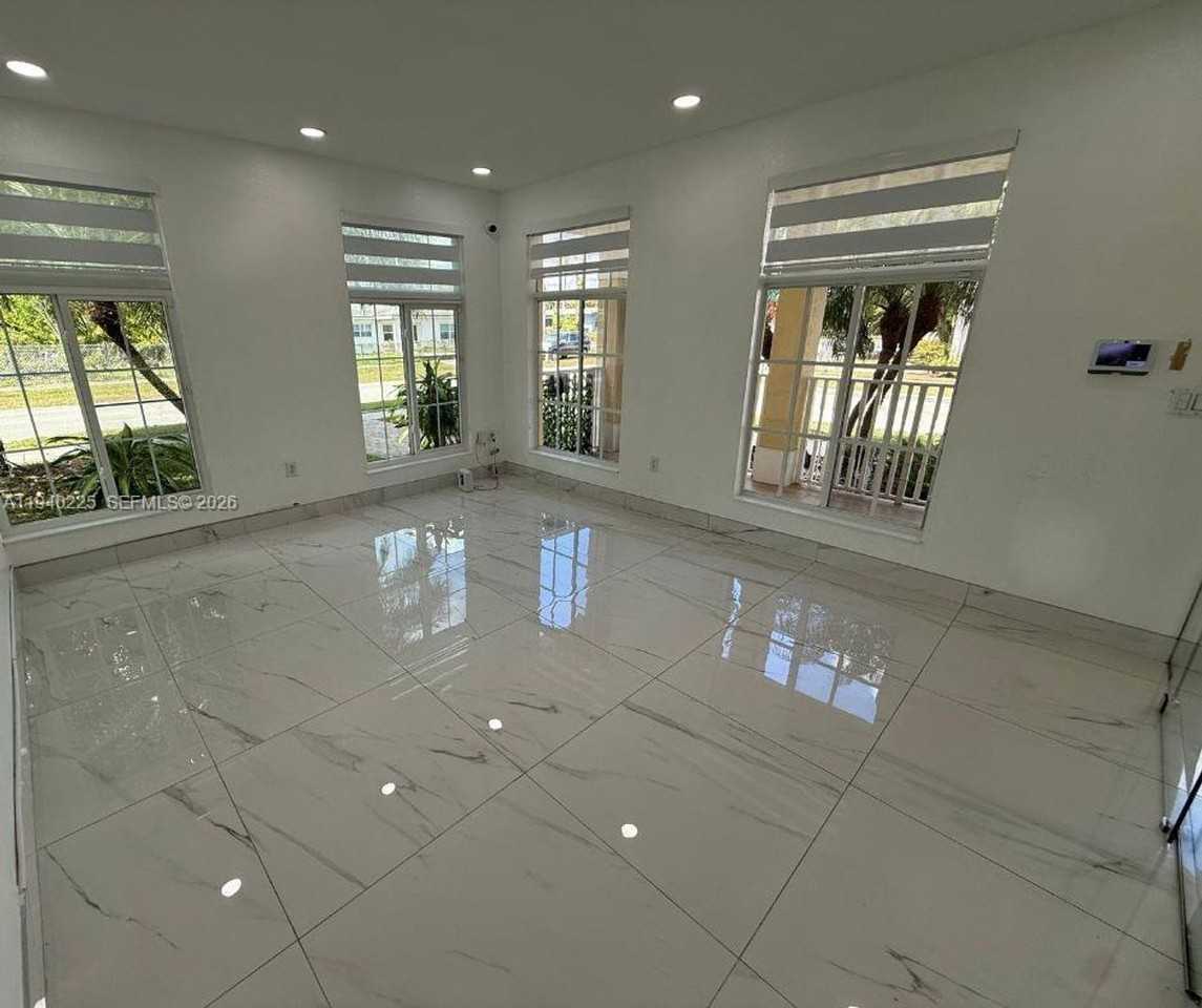 27037 Sw 142nd Ave - Photo 5 of 16