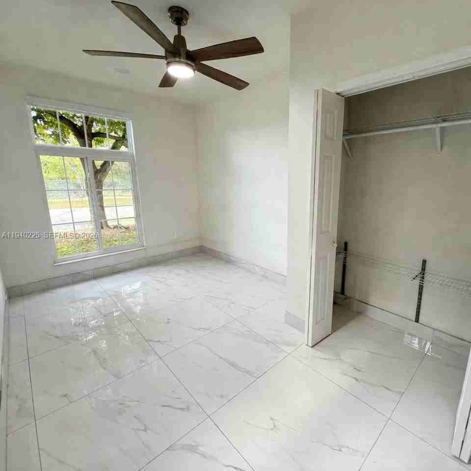 27037 Sw 142nd Ave - Photo 7 of 16