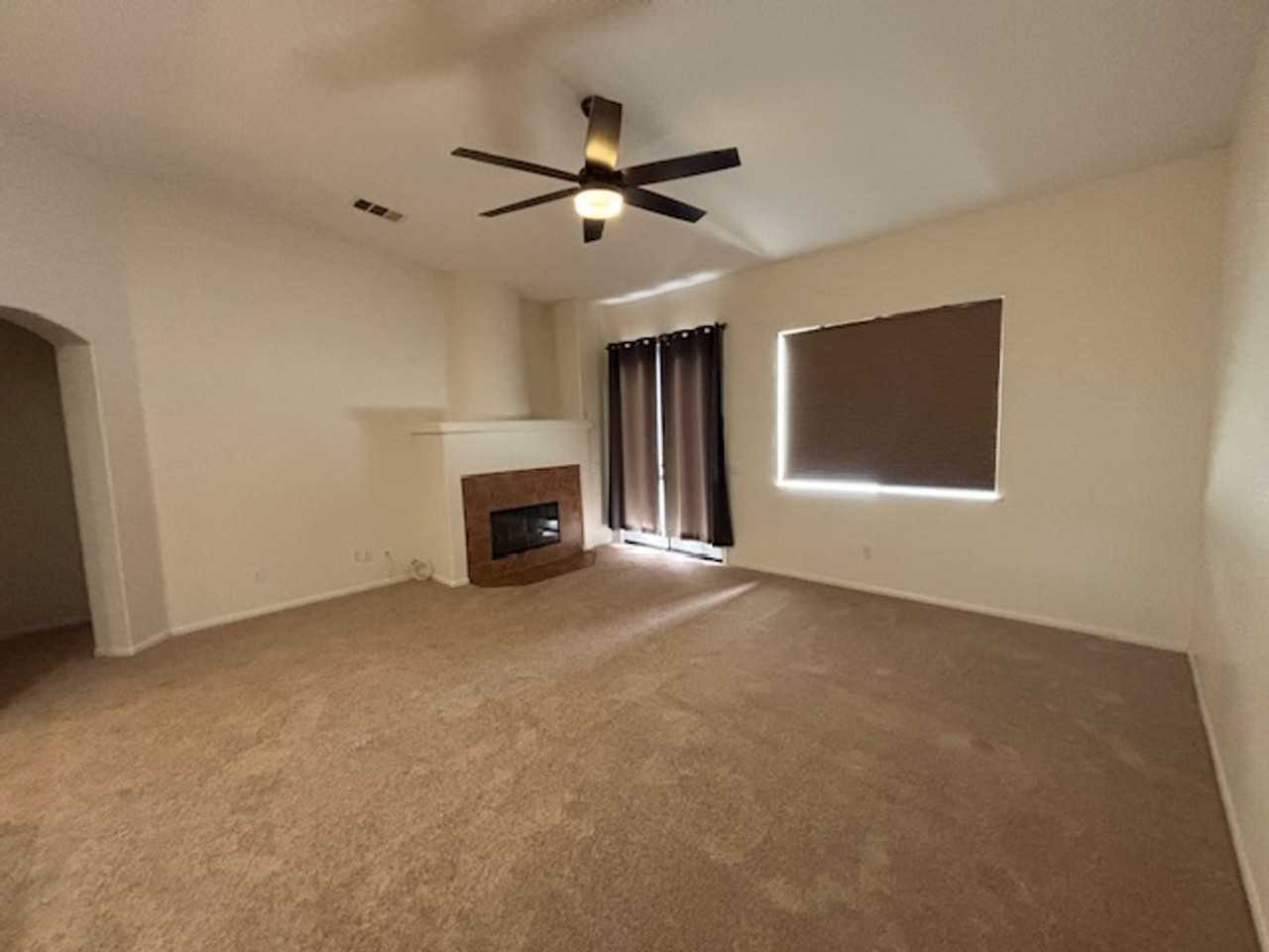 2887 Wensley Ave - Photo 4 of 12