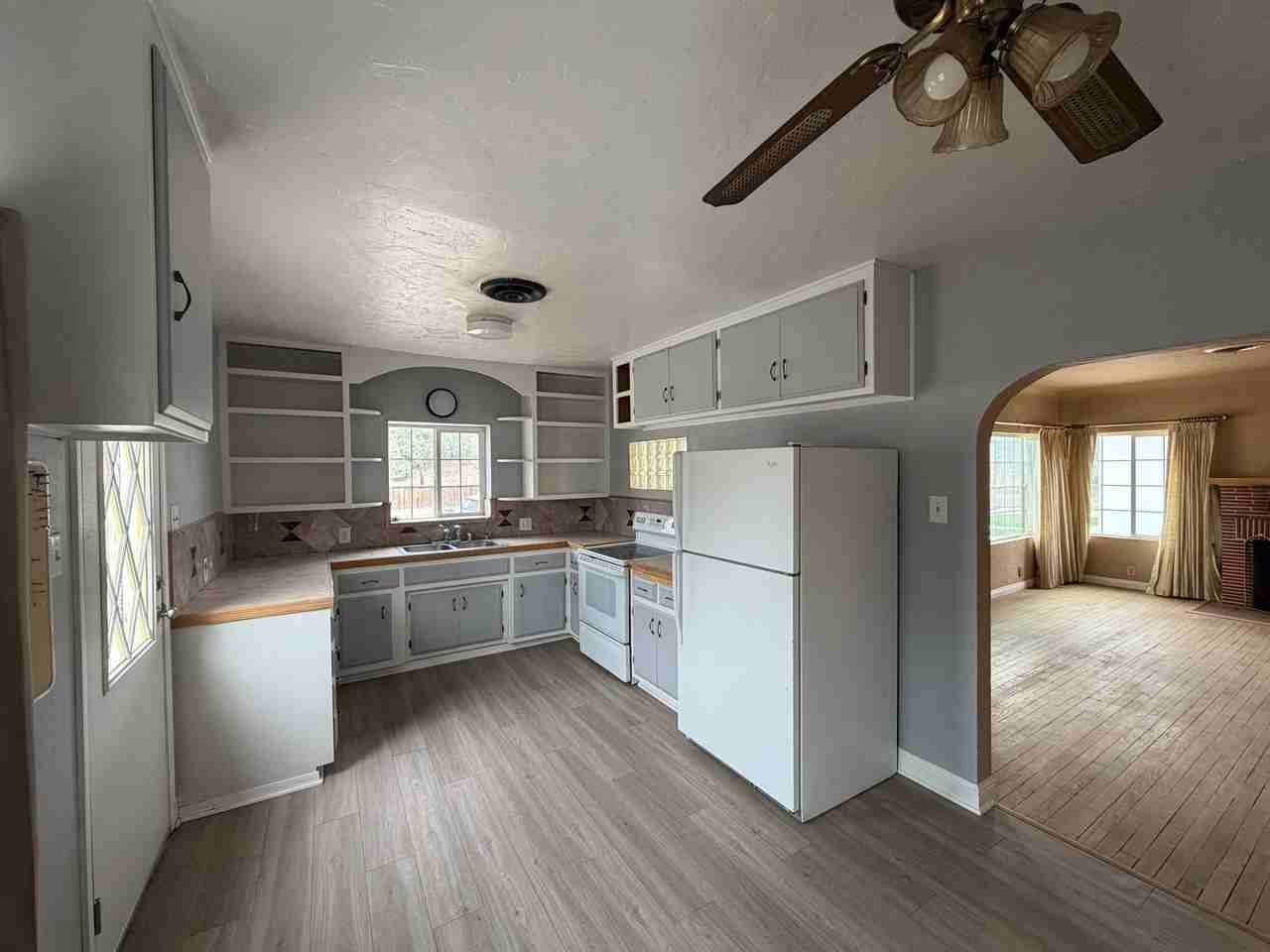 503 California Ave - Photo 3 of 28