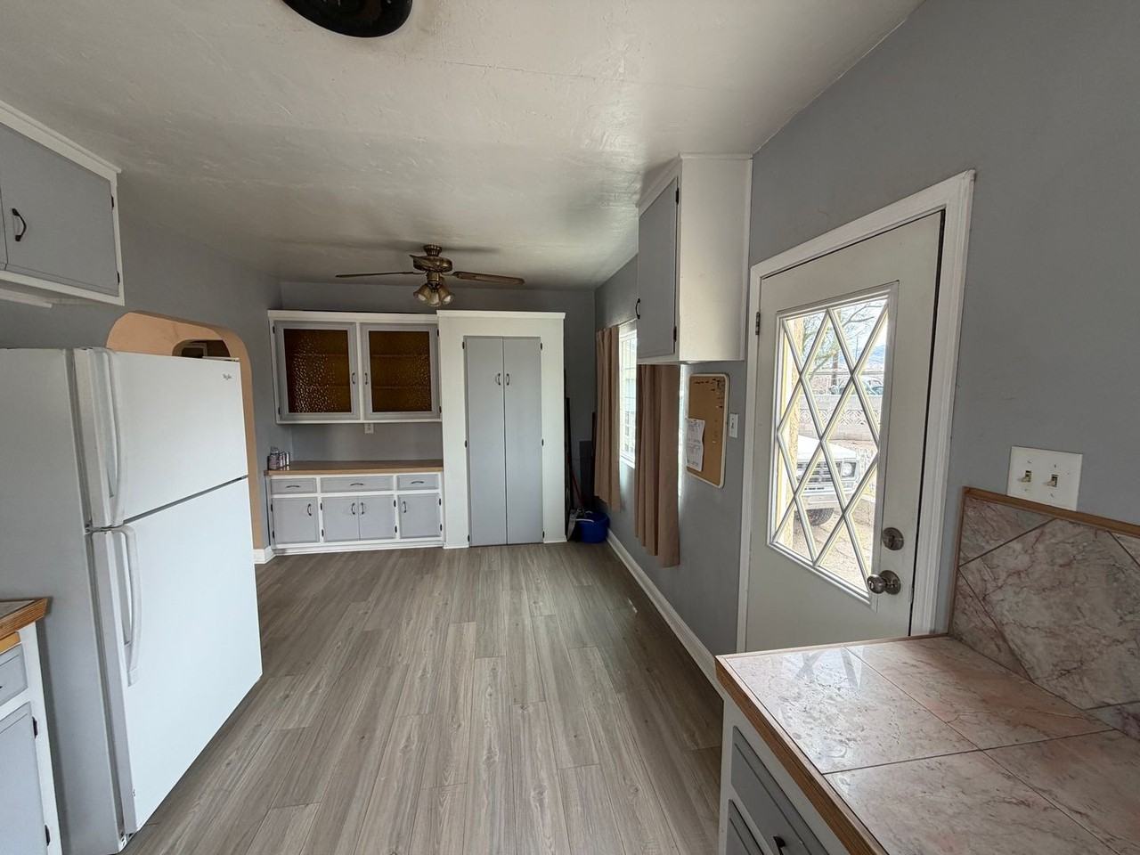 503 California Ave - Photo 4 of 28