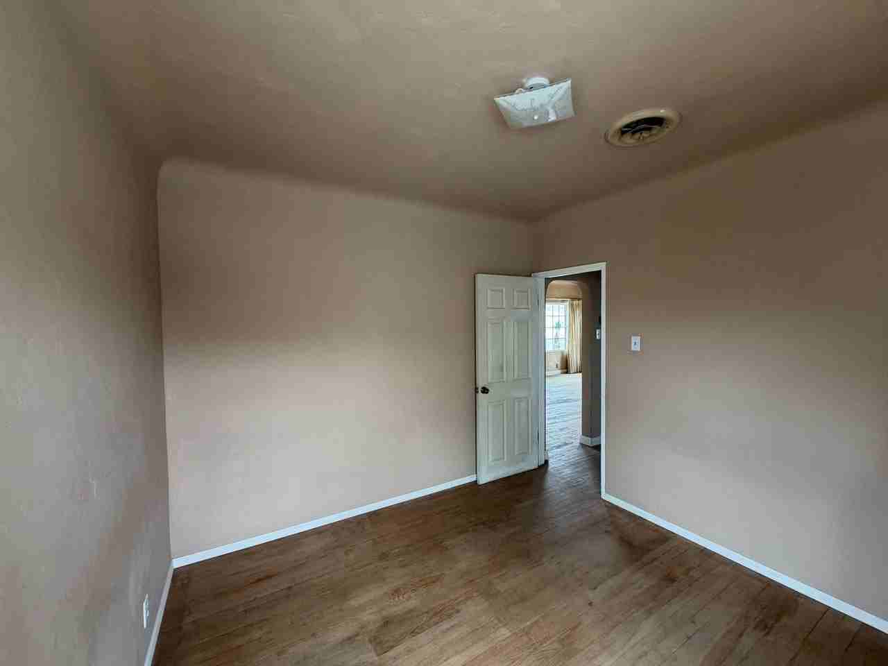 503 California Ave - Photo 6 of 28