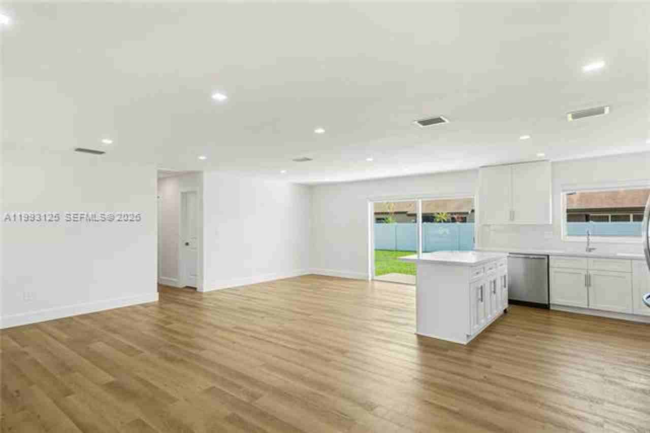 12020 Sw 108th St #12020 - Photo 3 of 18