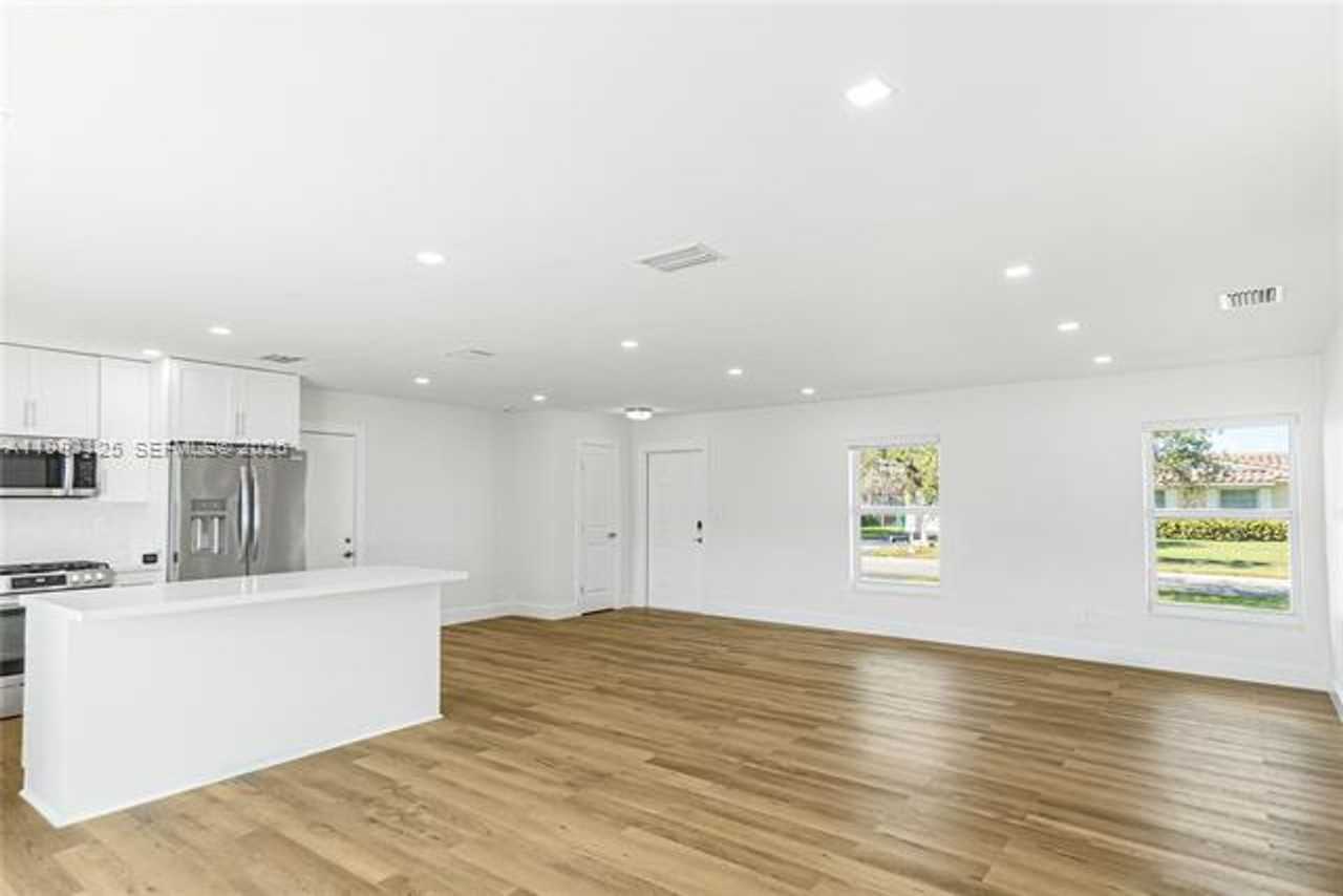 12020 Sw 108th St #12020 - Photo 4 of 18