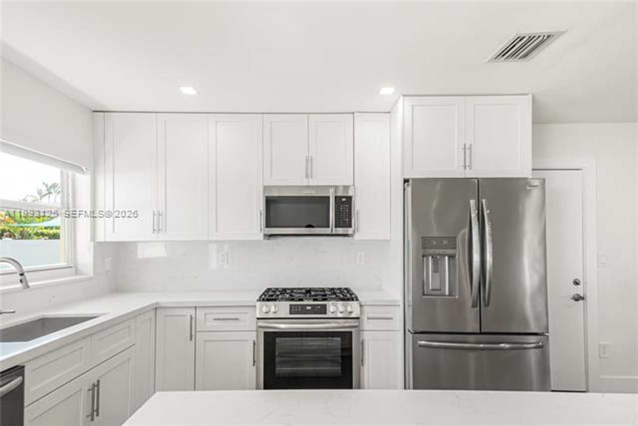 12020 Sw 108th St #12020 - Photo 6 of 18