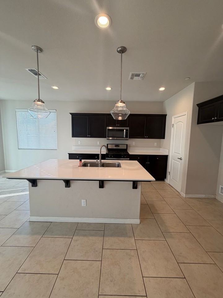 1696 Softwind Dr - Photo 5 of 14