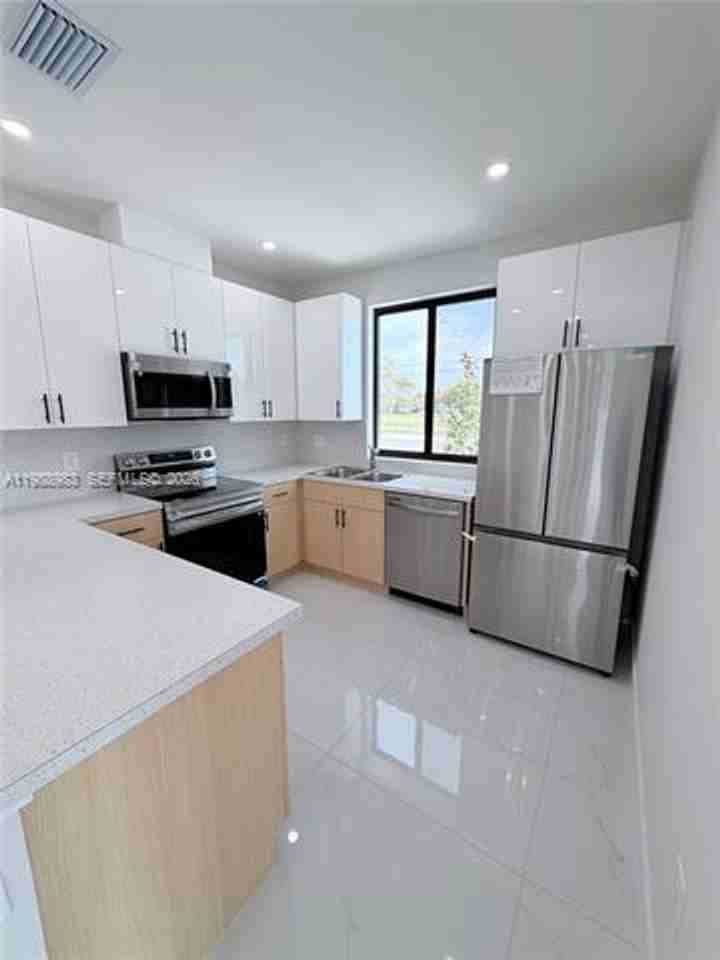 12330 12330 SW 219th St th 12330 - Photo 3 of 14