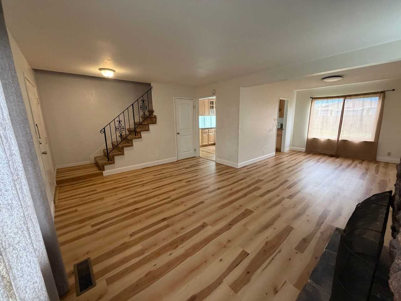 36565 Hereford St - Photo 2 of 20