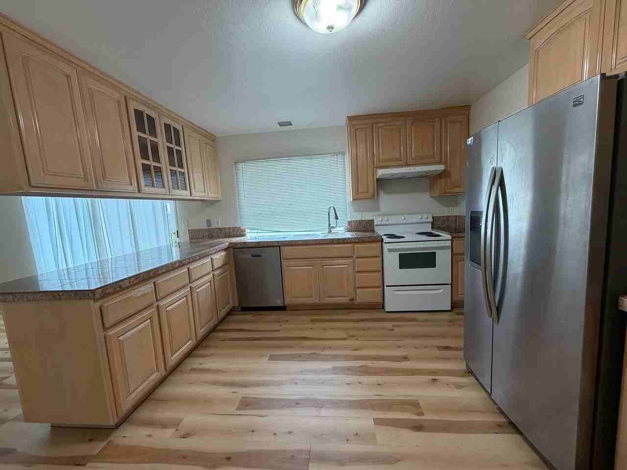 36565 Hereford St - Photo 5 of 20