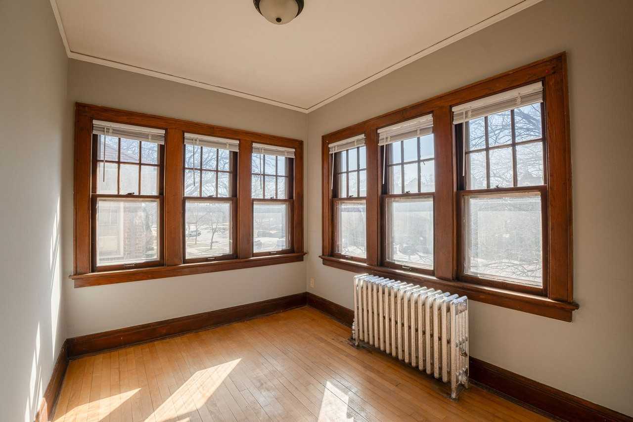 4202 W Martin Dr - Photo 6 of 11