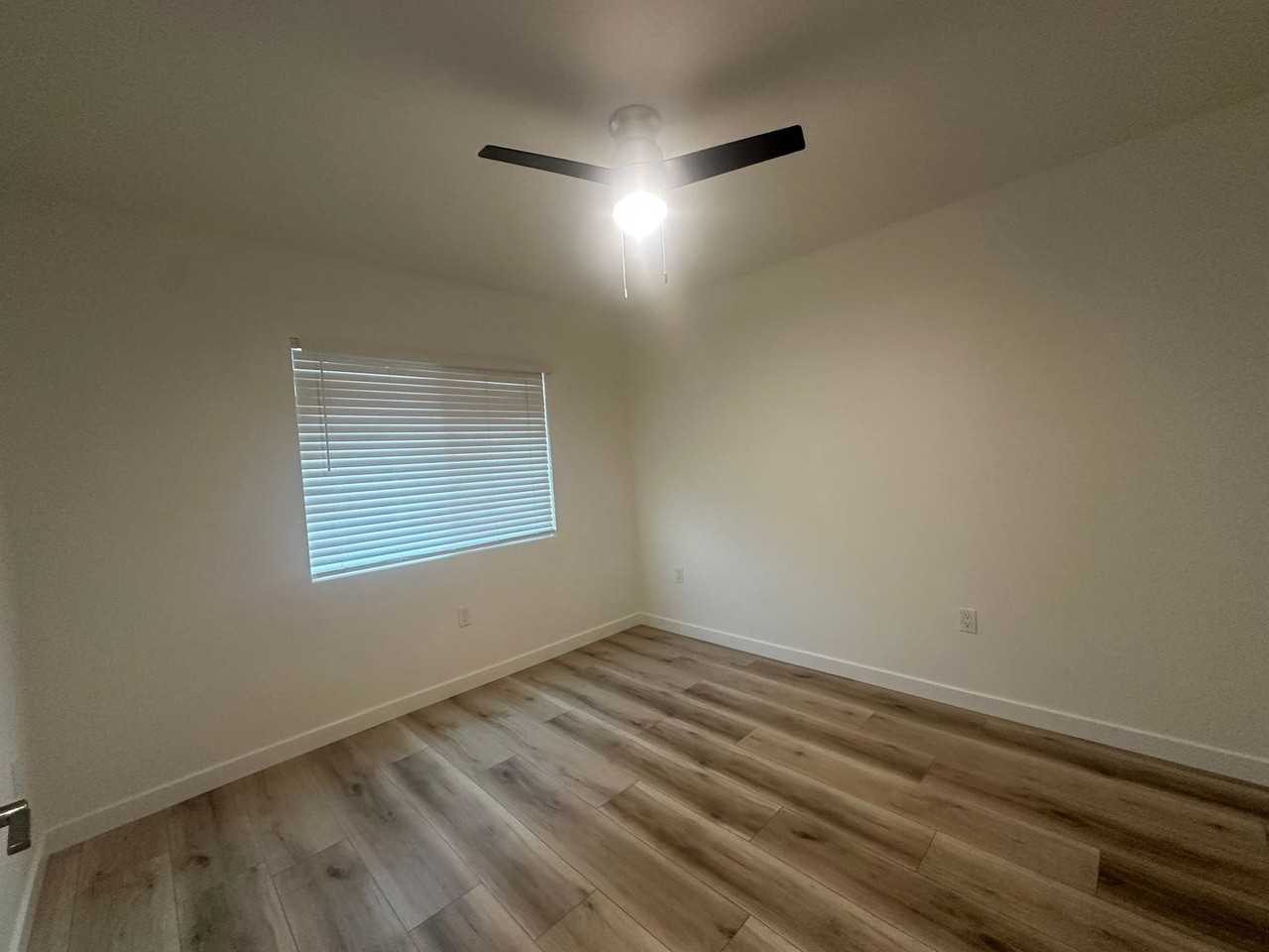 2411 2411 Seabright Avenue - Photo 3 of 9