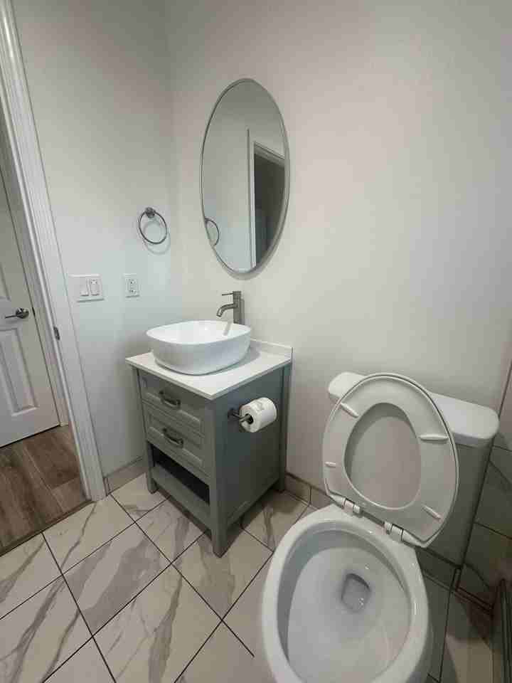 2411 2411 Seabright Avenue - Photo 5 of 9