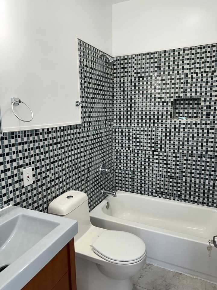 2620 Mcelderry St - Photo 4 of 19